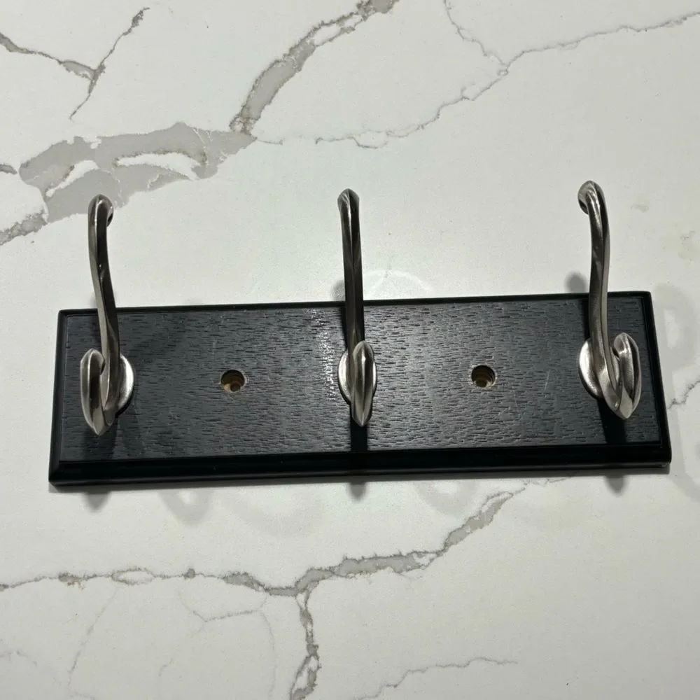 Black Decorative Scroll Die-cast Zinc Metal Silver 3-Hook Wall Hooks Fiberboard